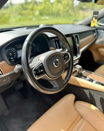Volvo S90 cena 142000 przebieg: 102247, rok produkcji 2017 z Kraków małe 704